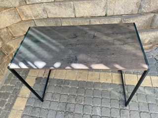 Desk - Ad posted by Julius