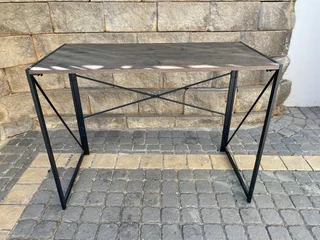 Desk - Ad posted by Julius