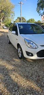 Ford figo 1.4i trendline 2014