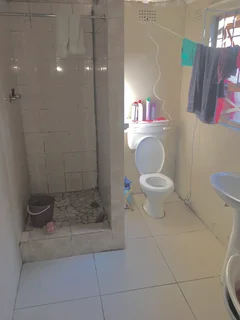 Separate entrance to rent in Scottsville R3250