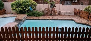 TUINWOONSTEL STUDENTE  ACCOMMODASIE NINAPARK AKASIA PRETORIA