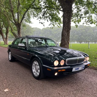 2000 Daimler Supercharged V8 - 1 of 9 in SA  |  1 owner from new  |  Detailed Service portfolio