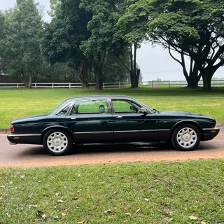 2000 Daimler Supercharged V8 - 1 of 9 in SA  |  1 owner from new  |  Detailed Service portfolio
