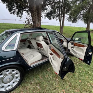 2000 Daimler Supercharged V8 - 1 of 9 in SA  |  1 owner from new  |  Detailed Service portfolio