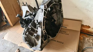 Renault Sandero Gearbox or Nissan NP 200