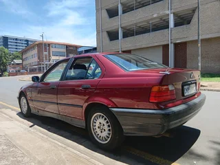 1994 BMW 3 Series Sedan original body start and go