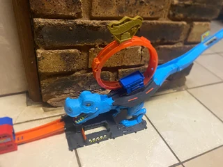 Boys Hot Wheels City T-Rex Chomp Down Playset