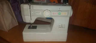 Sewing Machine *no Pedal*