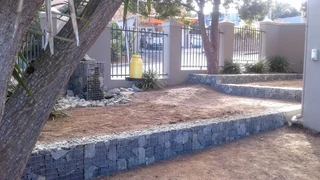 RETAINING WALLS/GABIONS/STONE WALLS/MESH BASKETS