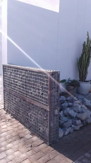 MESH BASKETS/GABIONS/RETAINING WALLS/STONE WALLS