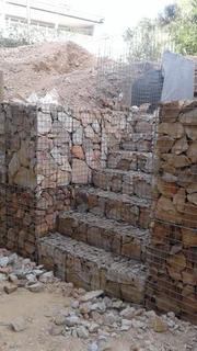MESH BASKETS/GABIONS/RETAINING WALLS/STONE WALLS