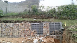 CLADDING/GABIONS &amp; RETAINING WALLS