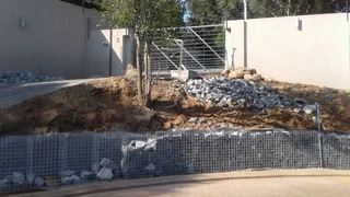 CLADDING/GABIONS/MESH BASKETS/ROCK/STONE WALLS/RETAINING WALLS