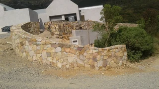 CLADDING/GABIONS/MESH BASKETS/ROCK/STONE WALLS/RETAINING WALLS
