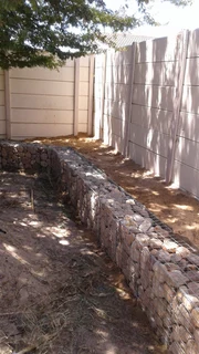 CLADDING/GABIONS/MESH BASKETS/ROCK/STONE WALLS/RETAINING WALLS