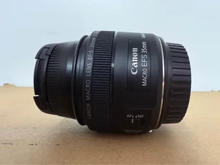 Canon EF-S 35mm 1:2.8 IS STM Macro Lens.