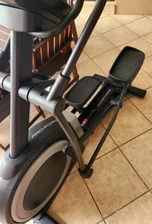 ProForm Carbon Elliptical – Barely Used, Like New! (Model PFEL55921)