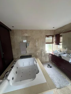 Whirlpool Bluetooth Jacuzzi R20 000