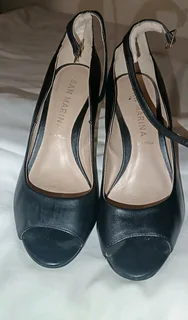 5 pairs of Ladies shoes size 4 all of them R800