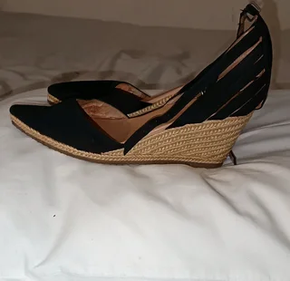 5 pairs of Ladies shoes size 4 all of them R800