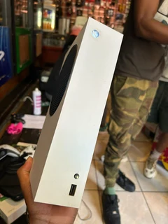 In Box, Like New Complete White Xbox Series S 512gb Version for Sale…