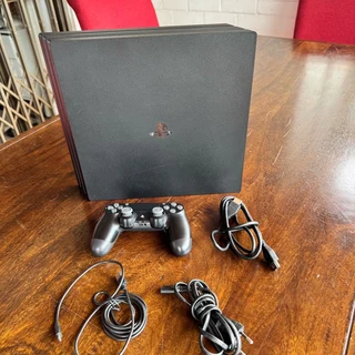 In Great Condition PlayStation 4 Pro V2 1tb Complete with Controller &amp; 2x Games for Sale…