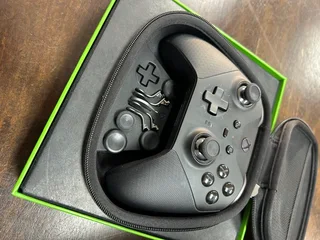 In Box Like New, Microsoft Xbox Elite Series 2 controller, Complete with the Components Included..
