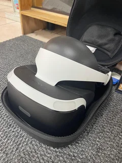 In Box, in Great Working Condition Complete PlayStation 4 VR HeadSet with VR Worlds Game included…