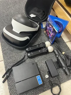 In Box, in Great Working Condition Complete PlayStation 4 VR HeadSet with VR Worlds Game included…
