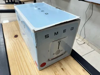 Brand New Genuine Smeg 2 Slice Cherry Red Toaster for Sale…