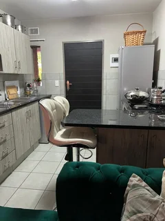 Apartment - Ad posted by Makolomi