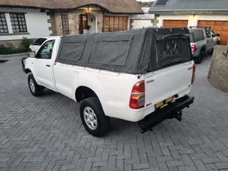 2012 Toyota Hilux 2.5 D4D SRX S/C 4x4Immaculate Condition280 000kmFull service historyCattle RailsAR