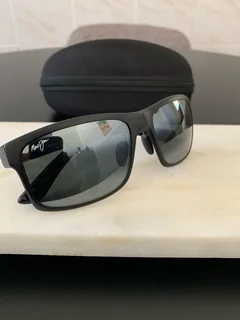 Maui Jim Polarised Rectangular Sunglasses (New) R2000 Negotiable