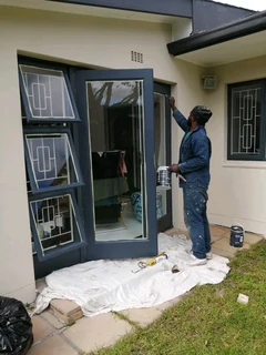 PAINTER,SKIMMER AND HANDYMAN IS LOOKING FOR A JOB.