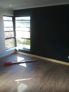 PAINTER,SKIMMER AND HANDYMAN IS LOOKING FOR A JOB.