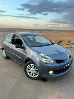 2006 Renault Clio III 1.6 16V 3-Door Hatchback