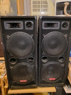 2x Titanaudio Speakers