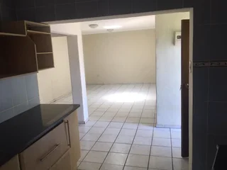 Garden Flat For Rent in Primrose