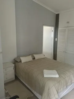 STUDENT ACCOMMODATION SUMMERSTRAND WALK  TO VARSITY  NOT ACCREDITED PRIVATE AND SHARE 083 446 8126