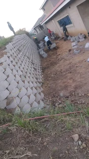 RETAINING WALLS INSTALLATION