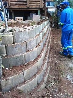 RETAINING WALL INSTALLING