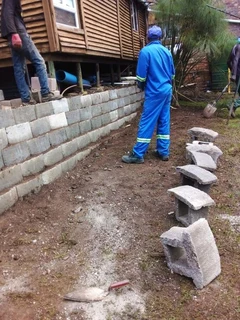RETAINING WALL INSTALLING