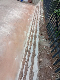 INSTALLATION RETAINING WALLS