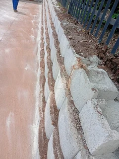 INSTALLATION RETAINING WALLS