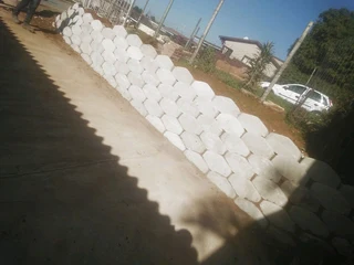 INSTALLATION RETAINING WALLS