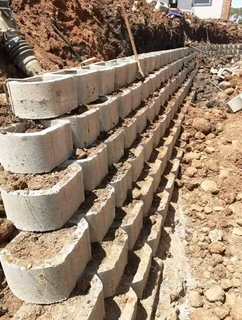 RETAINING WALL INSTALL