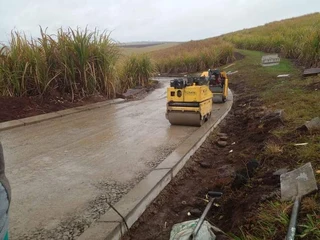 ROADS N DRIVEWAYS PAVING TAR