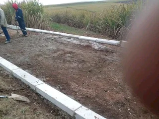 ROADS N DRIVEWAYS PAVING TAR