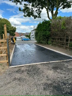 TAR DRIVEWAYS N PAVING