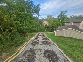 TAR DRIVEWAYS N PAVING